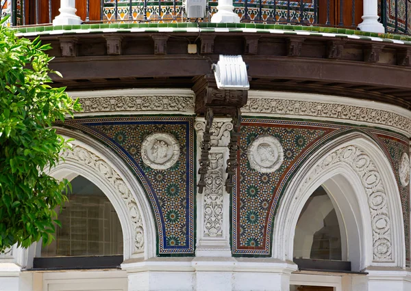 İspanya, Sevilla 'nın tarihi binaları ve anıtları. Mimari detaylar, taş cephe ve Avrupa müzeleri. Gotik ve Mudejar, Barok 'un İspanyol mimari tarzları