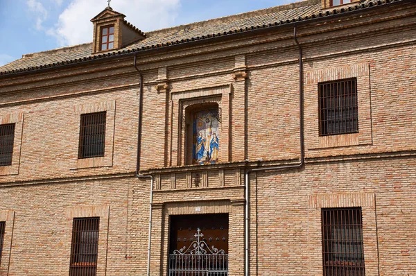 Historische Gebäude und Denkmäler von Sevilla, Spanien. spanische Baustile der Gotik. san juan de la palma. — Stockfoto