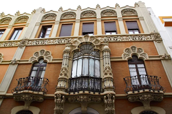 Historické budovy a památky Sevilly, Španělsko. Španělské architektonické styly gotického a mudžárského baroka — Stock fotografie