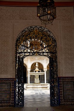 İspanya, Sevilla 'nın tarihi binaları ve anıtları. Gotik ve Mudejar, Barok 'un İspanyol mimari tarzları