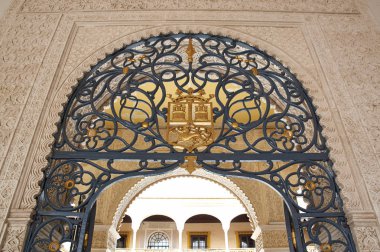 İspanya, Sevilla 'nın tarihi binaları ve anıtları. Gotik ve Mudejar, Barok 'un İspanyol mimari tarzları