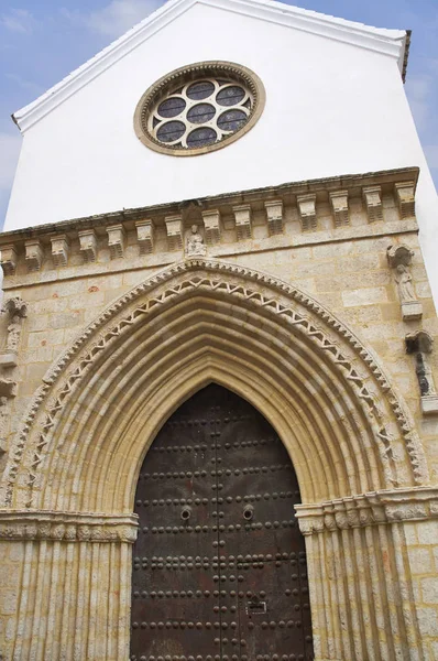 Historische gebouwen en monumenten van Sevilla, Spanje. Spaanse architectonische stijlen van gotiek en mudejar, barok — Stockfoto
