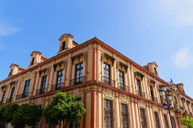 İspanya, Sevilla 'nın tarihi binaları ve anıtları. Gotik ve Mudejar, Barok 'un İspanyol mimari tarzları