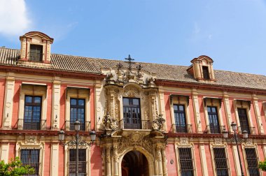 İspanya, Sevilla 'nın tarihi binaları ve anıtları. Gotik ve Mudejar, Barok 'un İspanyol mimari tarzları