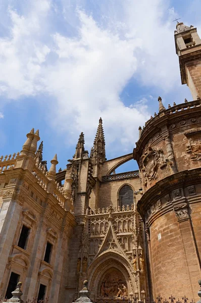 Zabytkowe budynki i pomniki, Sewilla, Hiszpania. Catedral de Santa Maria de la Sede. — Zdjęcie stockowe