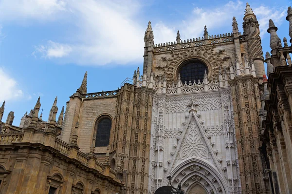 Historische gebouwen en monumenten van Sevilla, Spanje. Kathedraal van Santa Maria de la Sede. — Stockfoto