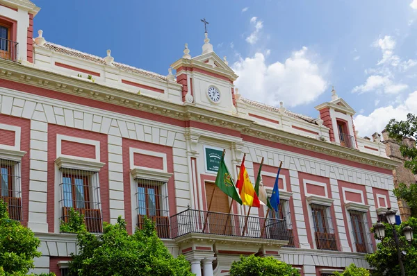 Historische gebouwen en monumenten van Sevilla, Spanje. Spaanse architectonische stijlen van gotiek en mudejar, barok — Stockfoto