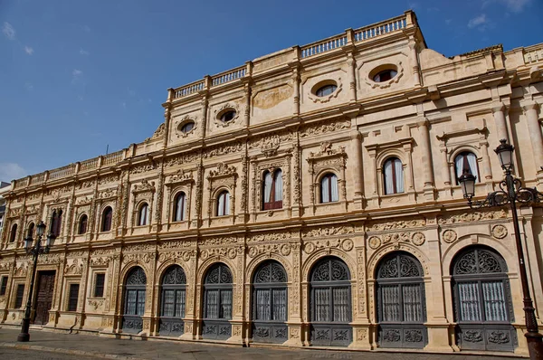 Historické budovy a Památky v Seville, Španělsko. Ayuntamiento de Sevilla — Stock fotografie