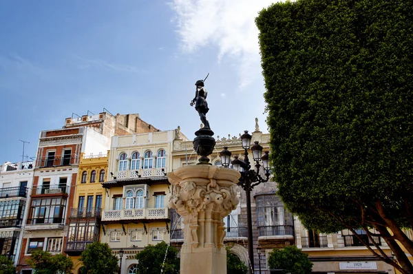 Edifícios históricos e monumentos de Sevilha, Espanha. Estilos arquitetônicos espanhóis de gótico e mudejar, barroco — Fotografia de Stock