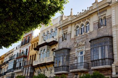 İspanya, Sevilla 'nın tarihi binaları ve anıtları. Gotik ve Mudejar, Barok 'un İspanyol mimari tarzları