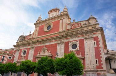 İspanya, Sevilla 'nın tarihi binaları ve anıtları. Mimari detaylar, taş cephe ve Avrupa müzeleri. İspanyol mimarisi. Iglesia del Divino Salvador