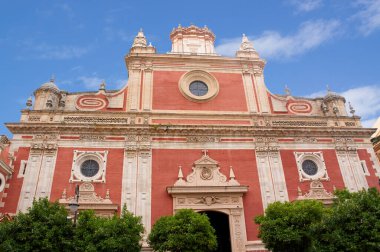 İspanya, Sevilla 'nın tarihi binaları ve anıtları. Mimari detaylar, taş cephe ve Avrupa müzeleri. İspanyol mimarisi. Iglesia Colegial Salvador
