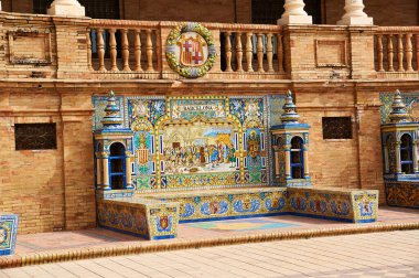 İspanya, Sevilla 'nın tarihi binaları ve anıtları. Mimari detaylar, taş cephe ve Avrupa müzeleri. İspanya karesi