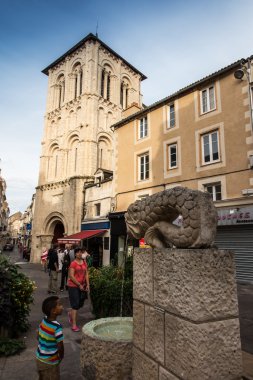 Poitiers, Fransa - 12 Eylül 2016: Kilisesi, Saint-sundurma