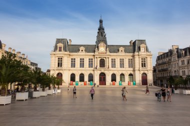 Poitiers, Fransa - 12 Eylül 2016: Town Hall, Hotel de Ville