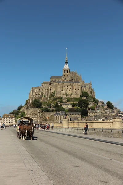 Mont Saint Michel, Francia - 8 de septiembre de 2016: Vista panorámica de —  Fotos de Stock