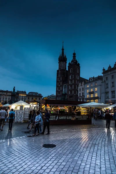 Cracóvia, Polônia - 2 de outubro de 2016: A cidade velha de Cracóvia, a ma — Fotografia de Stock