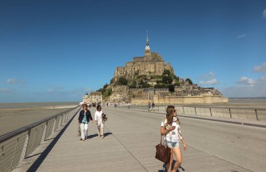Mont Saint Michel, Fransa - 8 Eylül 2016: Panoramik