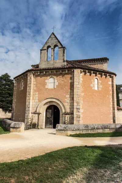 Baptistere Saint-Jean (Dopkyrkan Johannes) Poitiers. Flodstranden — Stockfoto