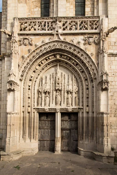 Entrada a la iglesia de St. Radegund en Poitiers —  Fotos de Stock