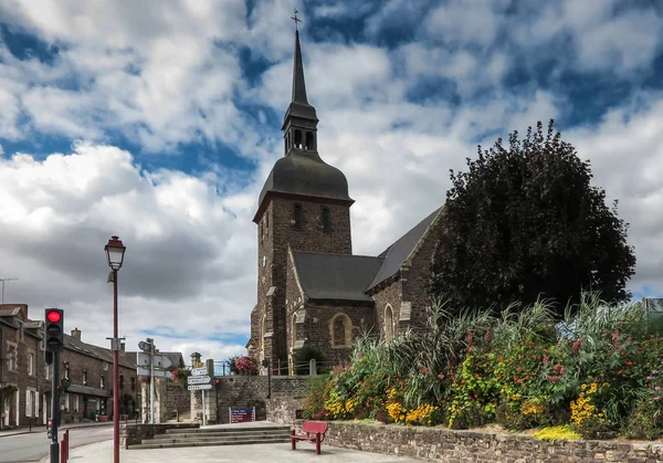 Kerk van Saint Eloi in Iffendic, Frankrijk. — Stockfoto