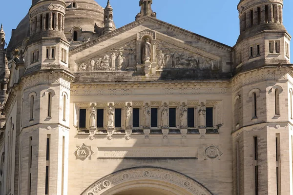 Basiliek van St. Theresia van Lisieux in Normandië, Frankrijk — Stockfoto