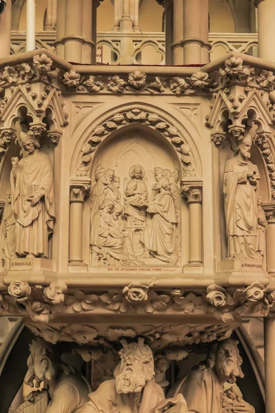 サン-ローラン-シュル-Sevre、フランス - 2016 年 9 月 10 日: サン ローラン = シュル = Sevre の知恵の娘の修道院の内部の礼拝堂 — ストック写真