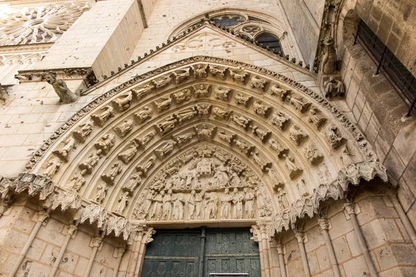 Exterior of the church of St Pierre in Poitiers — Stock Photo, Image