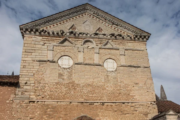 Baptistere Saint-Jean (Battistero di San Giovanni) Poitiers. Anziani — Foto Stock