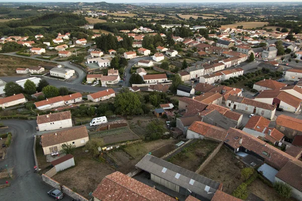 village Saint-Michel, kilise kuleden görüntülemek