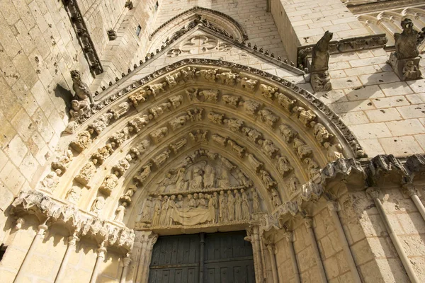 Esterno della chiesa di San Pierre a Poitiers — Foto Stock