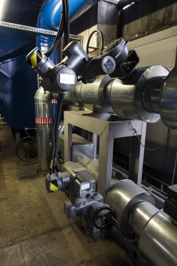 su dağıtmak için bazı boru yalıtım