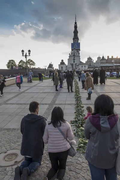 Jasna Gora, Polen, 13 maj 2017: Dyrkan med Mary drottningen på — Stockfoto