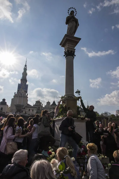 Jasna Gora, Polonia, 13 maggio 2017: Adorazione con Maria Regina — Foto Stock