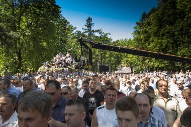 Piekary Sl, Polonya, 28 Mayıs 2017: Hac Mary tapınak genç erkekler ve erkek, 