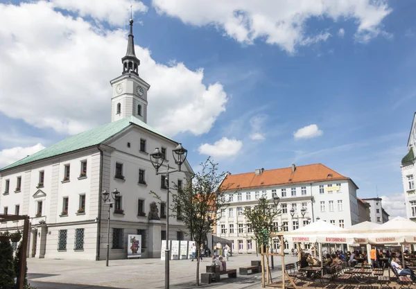 Antiguo edificio, ayuntamiento en el centro del mercado en Gliwice —  Fotos de Stock