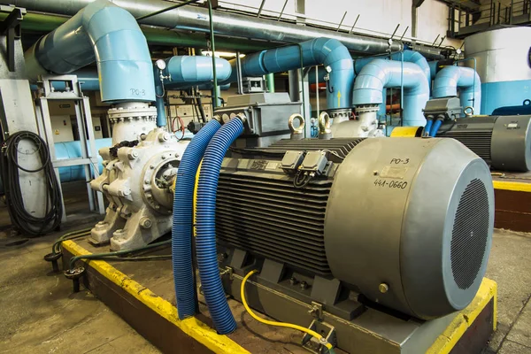 Varias bombas de agua con motores eléctricos —  Fotos de Stock