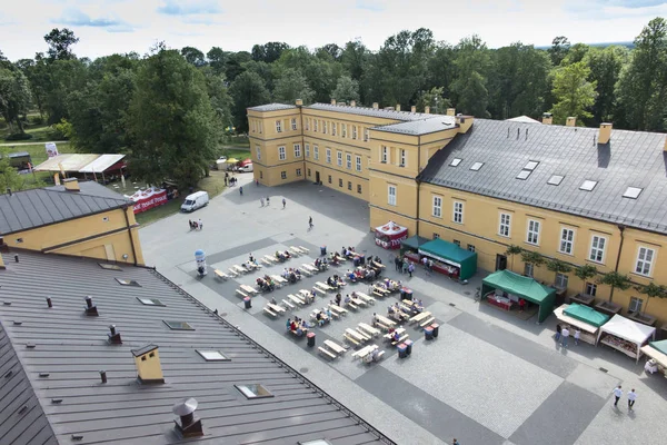 Park i pałac w Koszecinie w Polsce — Zdjęcie stockowe