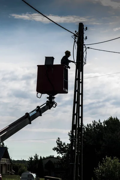 Faire la connexion électrique du bâtiment — Photo