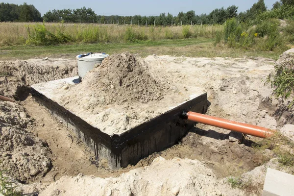 Beton ev Vidanjör veya atık su deposu — Stok fotoğraf