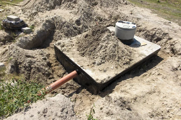 Betonnen huis septic tanks of afvalwatertank — Stockfoto