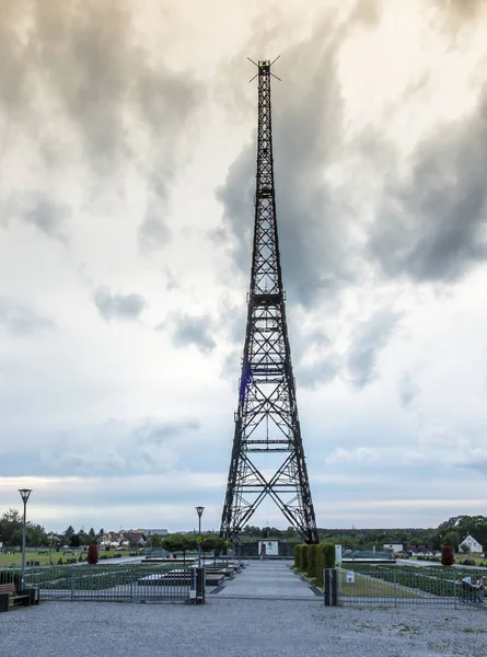 2017 年 8 月 6 日，波兰格利维采： 格利维采无线电塔 （火 — 图库照片