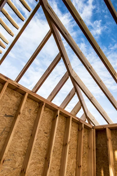 Construindo uma casa em tecnologia de esqueleto — Fotografia de Stock