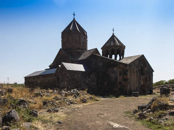 Hovhannavank, Oha Köyü bulunan bir ortaçağ manastır