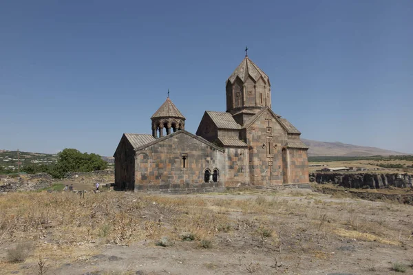 Hovhannavank, Oha Köyü bulunan bir ortaçağ manastır