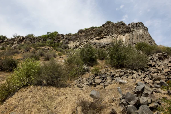 Kaya oluşumu bazalt sütunları Senfoni Garni yakınındaki taş,