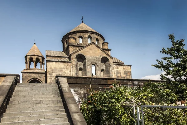 Saint Hripsime Kirke i Etchmiadzin, Armenien . - Stock-foto