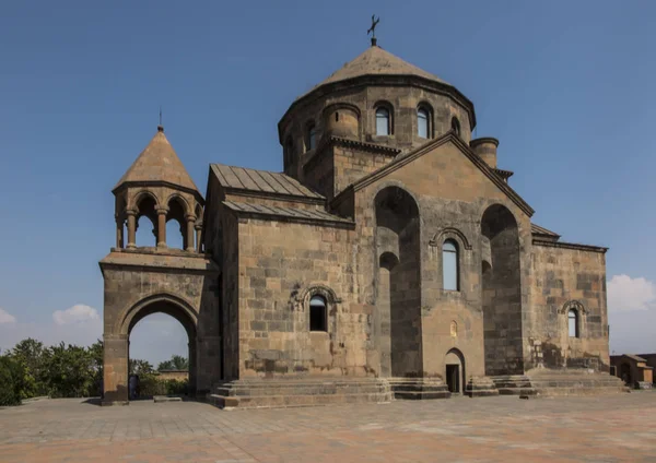 Etchmiadzin、アルメニアの聖リュプシメ教会. — ストック写真