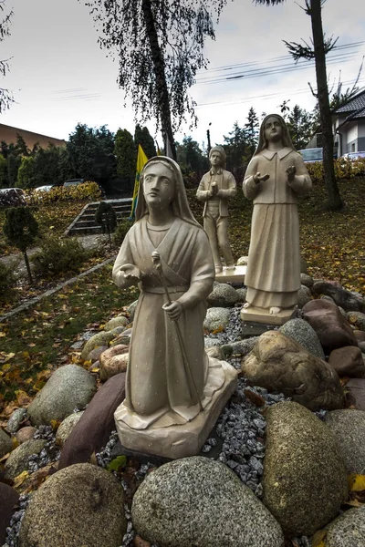 Turza Slaska, Polen, 07 oktober 2017: figuren van Fatima Kindere — Stockfoto