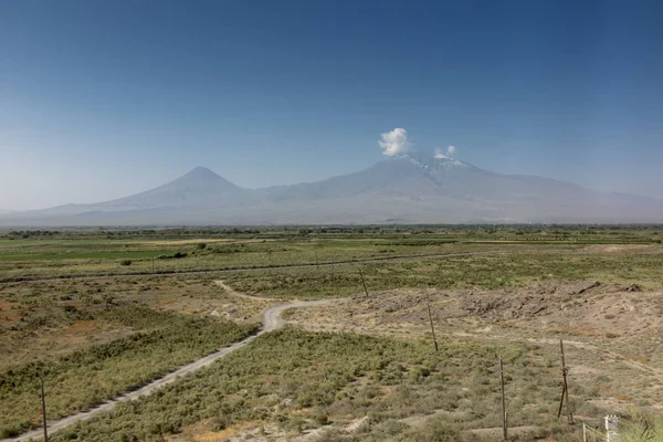Bir görünümü için Armeni Khor Virap manastırda yukarıda Tepesi'nden